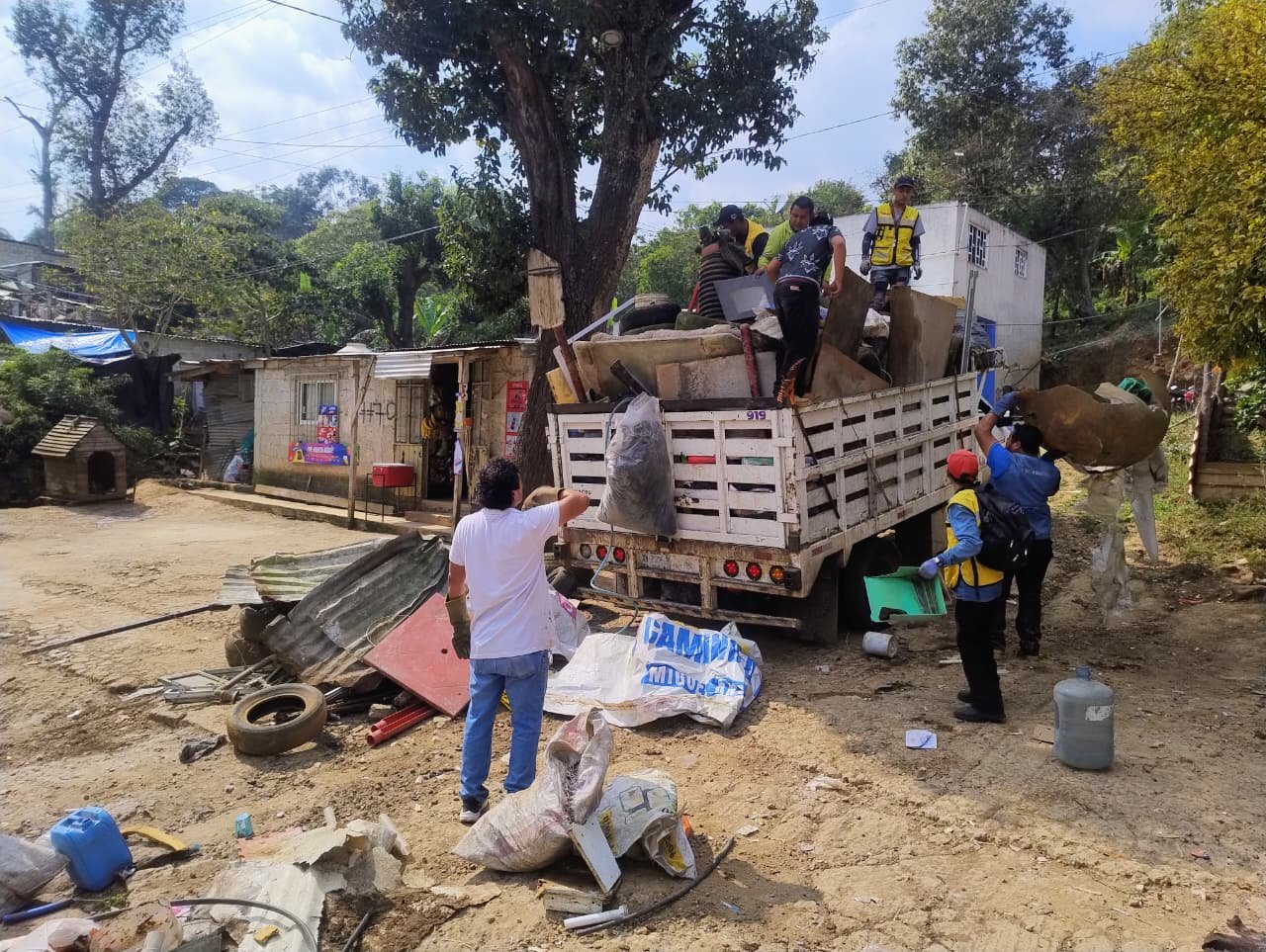 Realiza Ayuntamiento Primer Larvatón del 2026; en Ampliación El Olmo se recolectaron 7 toneladas de cacharros
