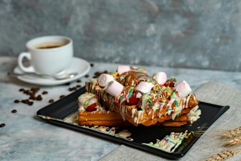 Los peores alimentos para desayunar y por qué afectan tu energía